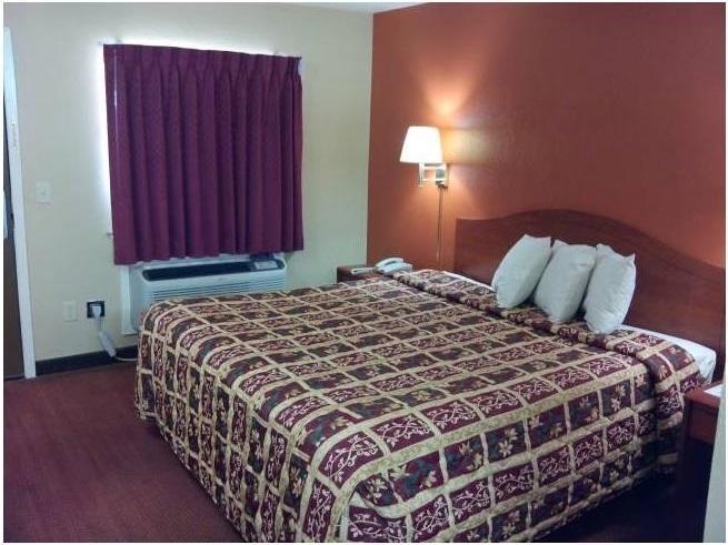 Deluxe Inn Stamford Habitación foto