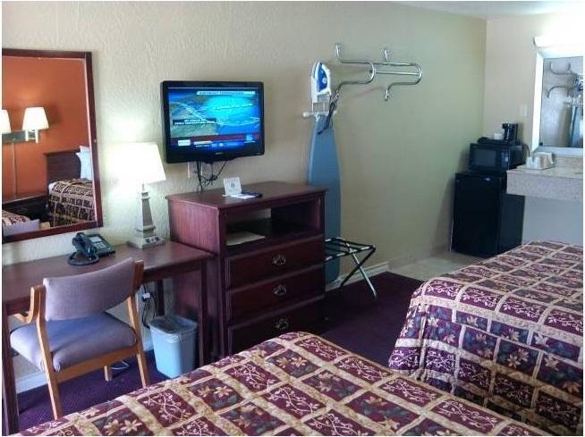 Deluxe Inn Stamford Habitación foto