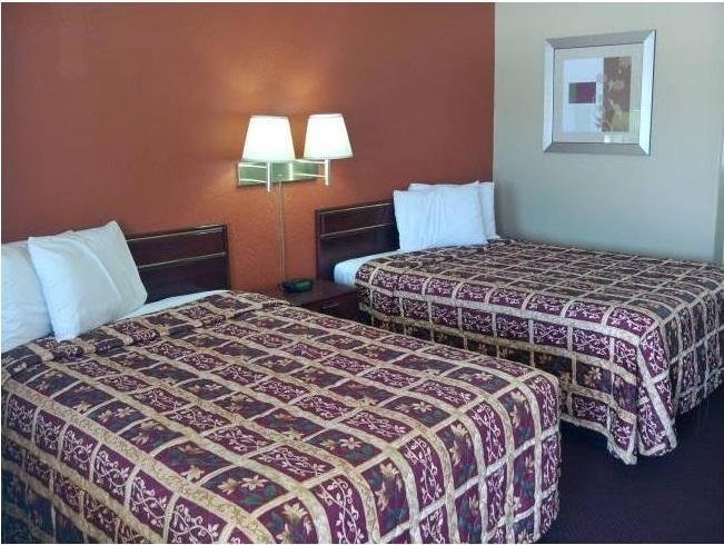 Deluxe Inn Stamford Habitación foto